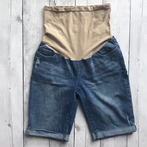 A Pea in the Pod Maternity shorts
